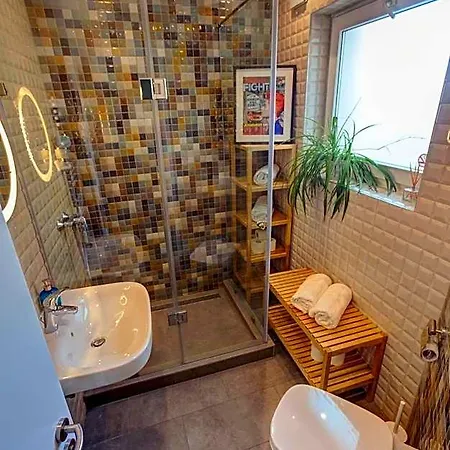 First Hostel Bükreş