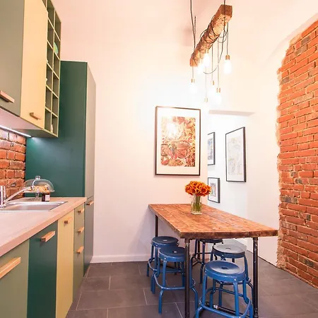 بيت شباب First