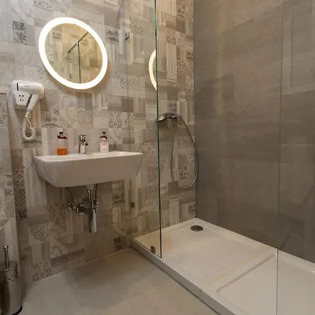 بيت شباب First *