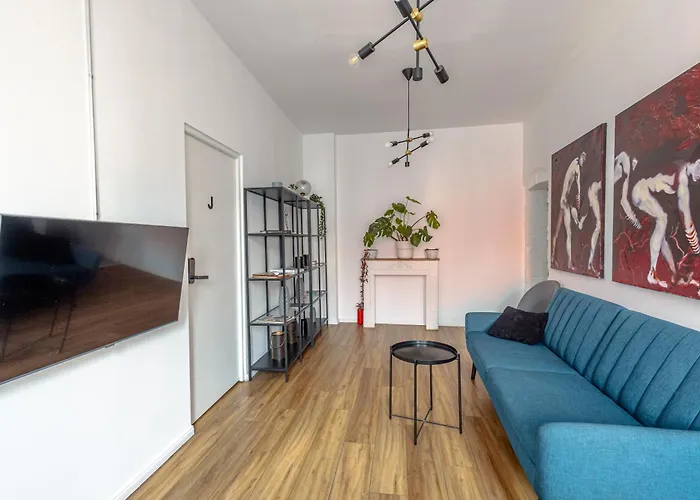 First ホステル *