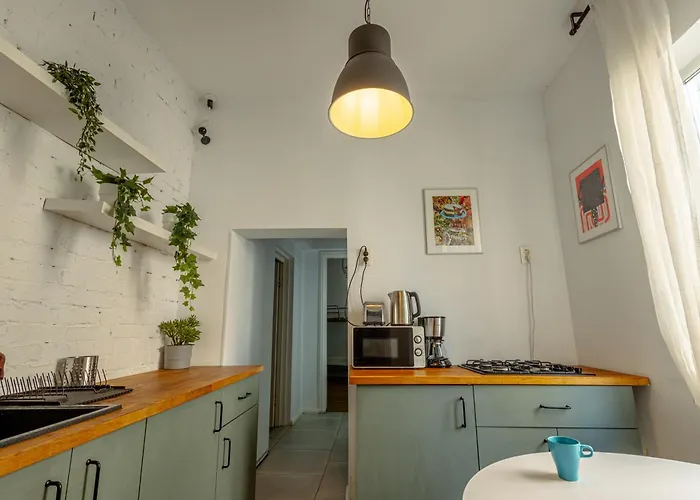 First * ブカレスト