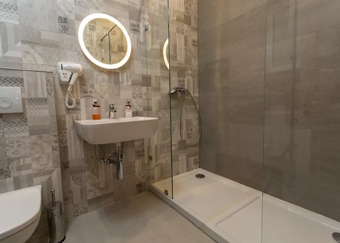 ホステル First *