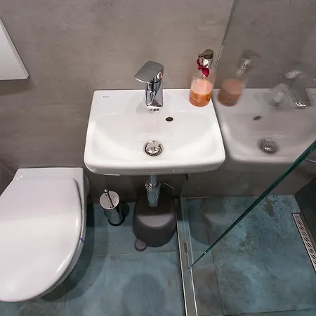 First Бухарест