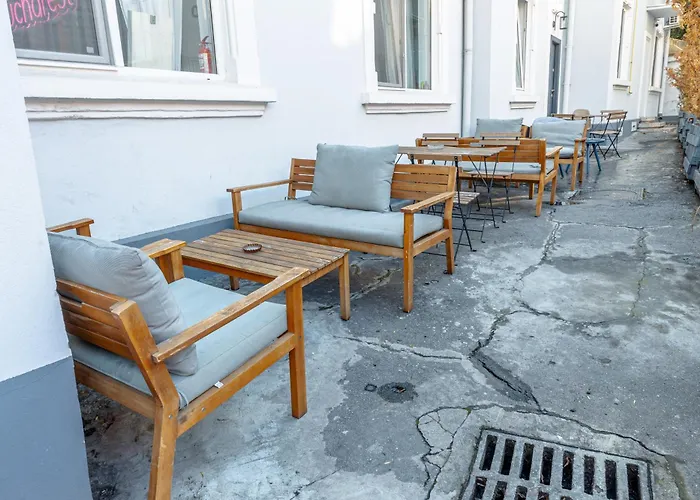 First Auberge de jeunesse