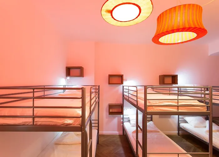 First Auberge de jeunesse *