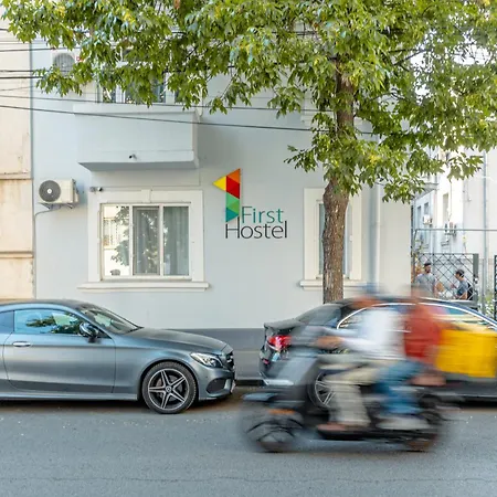 First * Βουκουρέστι